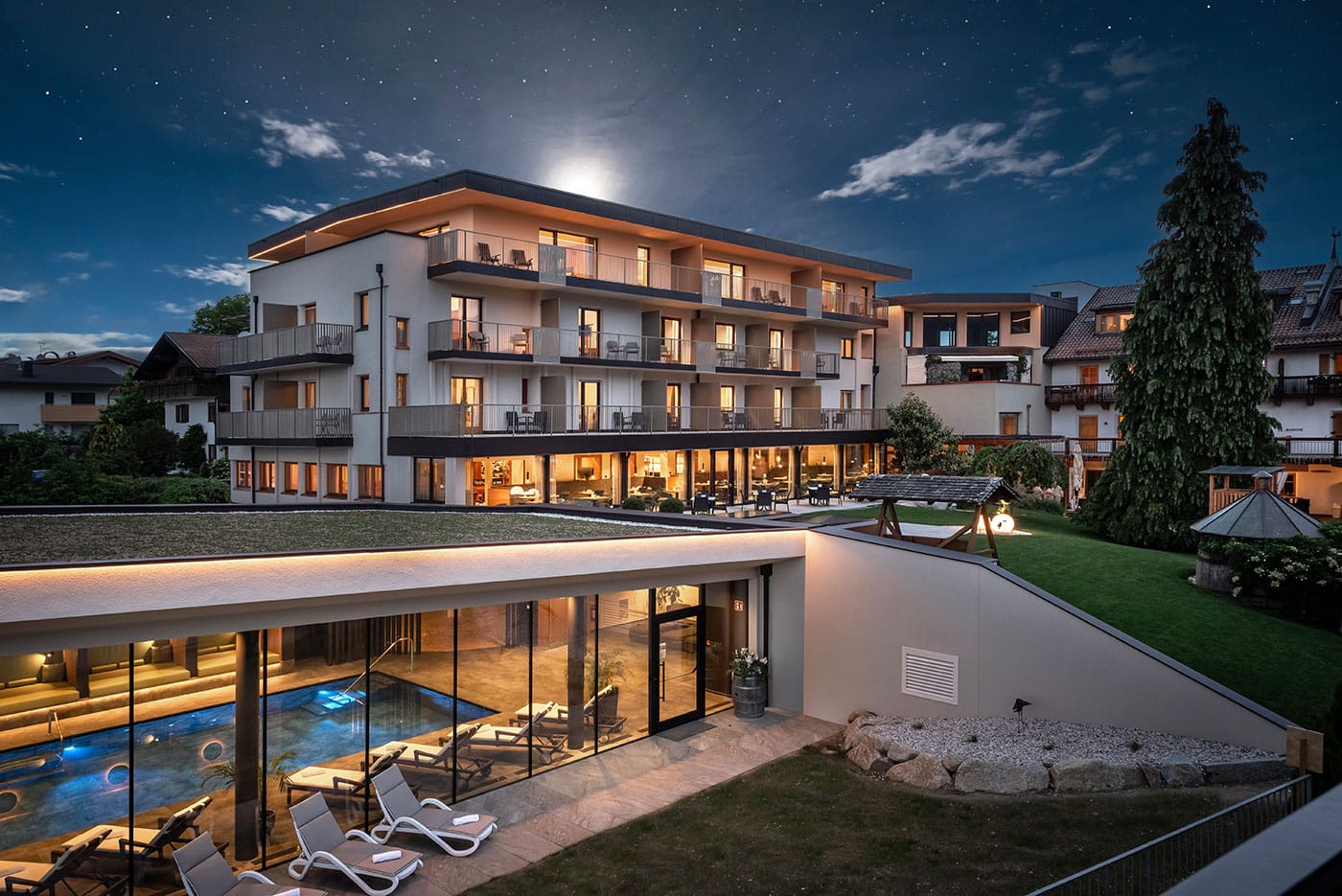 Hotel Langhof By Night 01